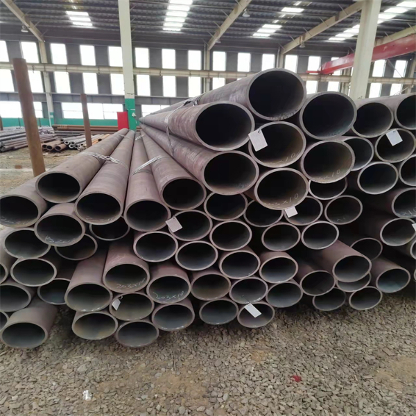 由于1cr9mo鋼管的含鉻較高，焊接性能差